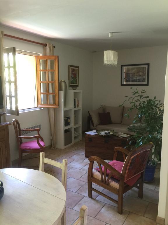 GITE , Maison de vacances avec extérieur et terrasse fleurie Santa-Lucia-di-Tallano Exterior foto